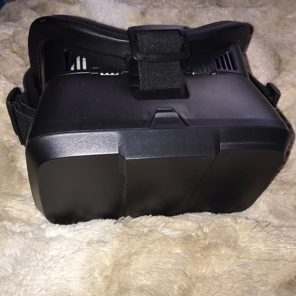 Rue Tech Virtual Reality Headset (for smartphone)